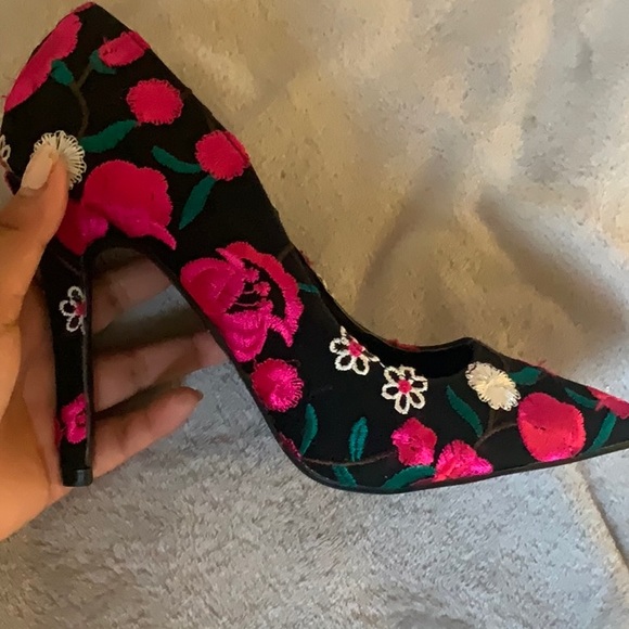 stiletto heels - Picture 4 of 4